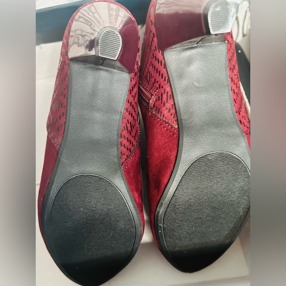 Karen Scott Cahleb Dress Contemporary Style Booties Wine Color 9 M - Picture 8 of 9